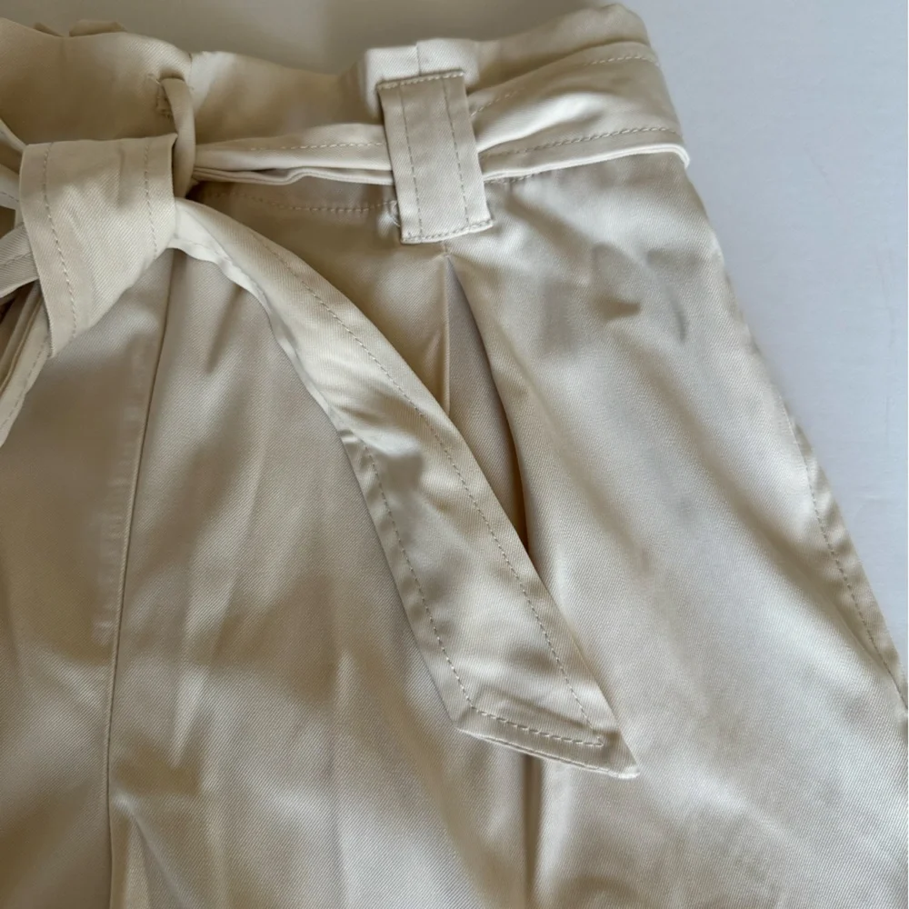 Max Studio  Shorts, S, Cream, zip front, belted with sash NWT - Picture 5 of 12